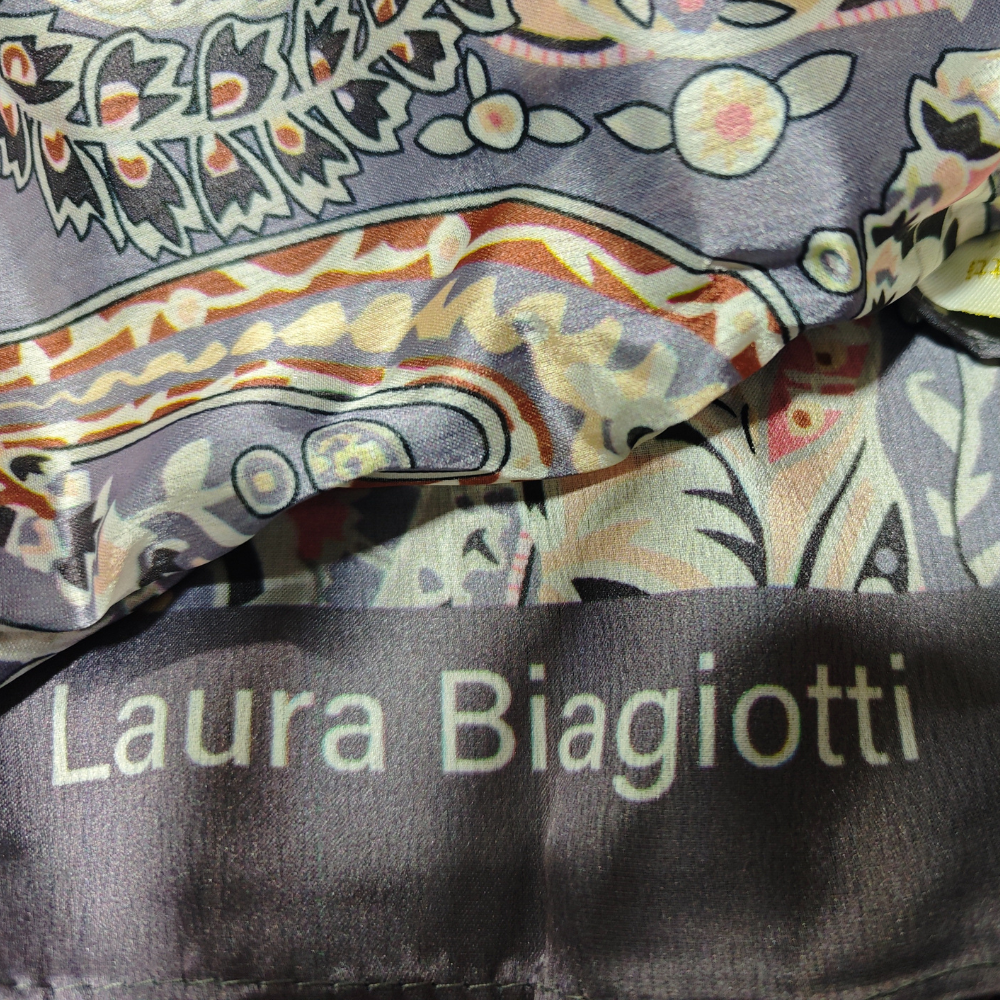 Laura Biagiotti “Cache Raso” Scarf